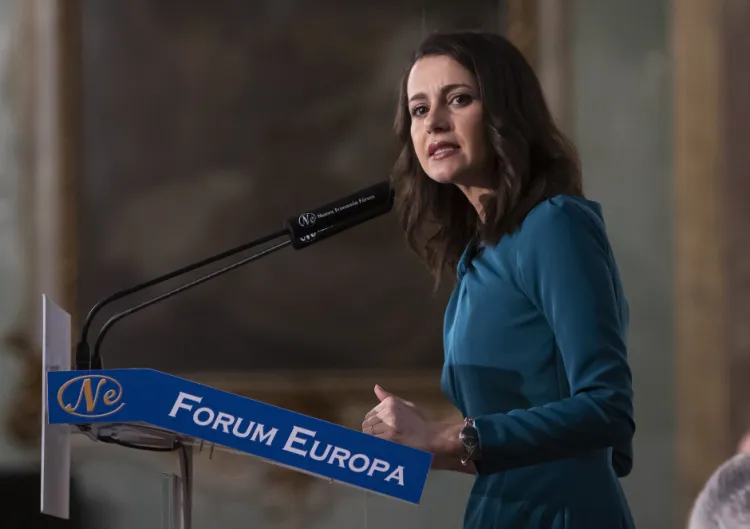 Más 'puertas giratorias'... energéticas. La empresa de renovables canadiense Recurrent Energy ficha a Inés Arrimadas