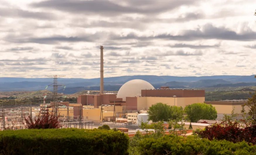 Cuando la ideología se impone a la razón: Ribera insiste en cerrar las nucleares, por lo que puede haber apagones... y más emisiones