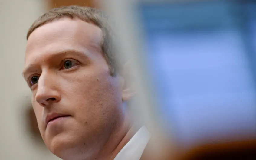 Resultados Meta. Zuckerberg anuncia contrataciones pero no aclara si compensarán los despidos de 2022 y si será para reforzar la seguridad ante el acceso de pedófilos a Instagram y Facebook