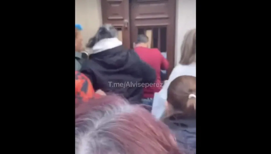 Okupas. España se harta: hospitalizado un okupa tras una paliza de los vecinos, en Mallorca. Y en Coruña, varios vecinos asaltan un narcopiso okupado