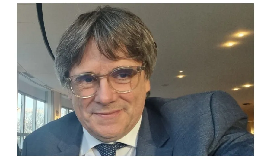 El Parlamento Europeo insta a España a investigar la conexión entre el procés catalán y Moscú... pero sigue sin retirarle el acta de diputado a Puigdemont
