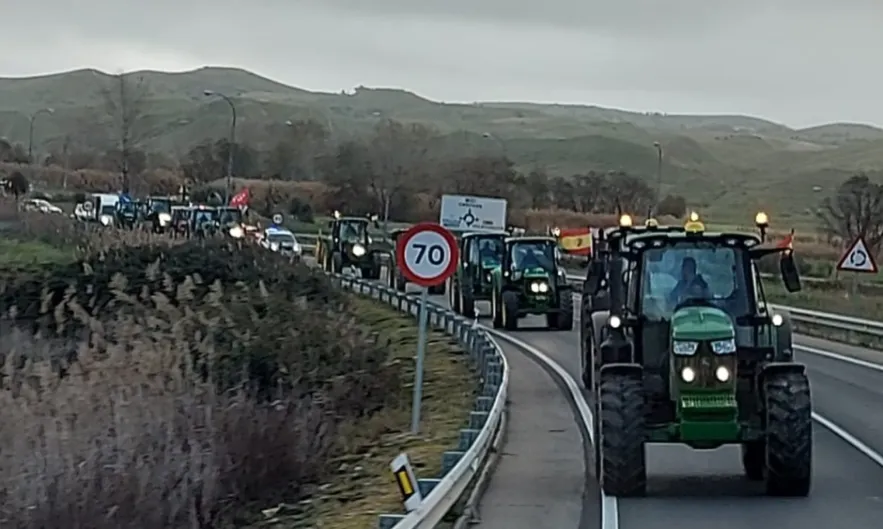 Los agricultores llegan al séptimo día de protestas... y seguirán, pero ¿hasta cuándo podrán aguantar sus maltrechas economías?