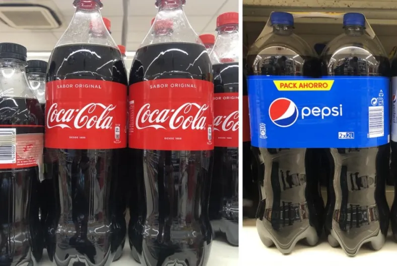 Coca-Cola ‘chispea’ más que PepsiCo: eleva más los ingresos, pese a subir menos los precios. Además, le supera en beneficio