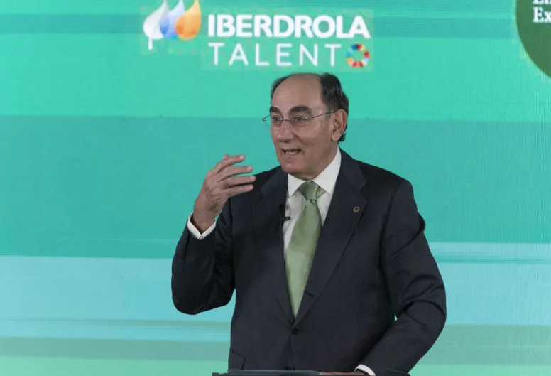 Iberdrola se hunde en bolsa: tarjeta amarilla a Ignacio Galán por su elevadísima deuda