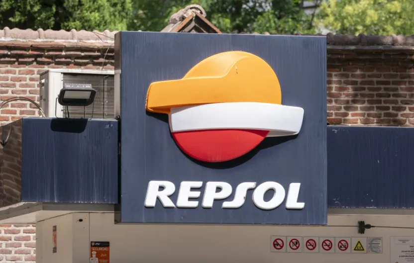 Repsol, el valor más alcista (+5,45%) del Ibex este jueves: la actualización de la estrategia y el aumento del dividendo son más importantes para los inversores