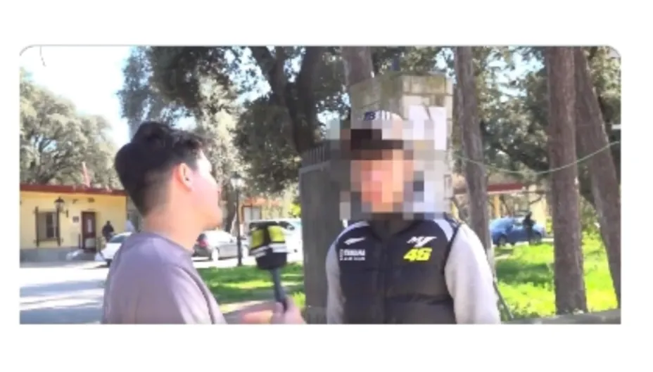 Madrid. El periodista Vito Quiles entrevista a varios menas de un centro de menores: "Este roba", nos dan "13 euros a la semana" y "tres paquetes de cigarrillos"... Ayuso, ¿estás ahí?