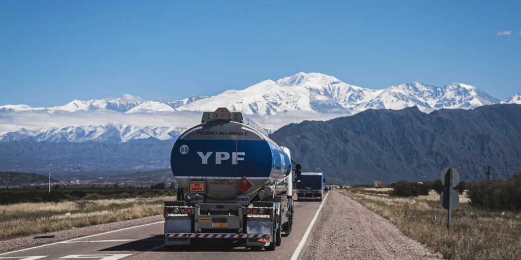YPF no va bien: Milei aparcó su privatización... y ahora se conoce que perdió 1.200 millones en 2023