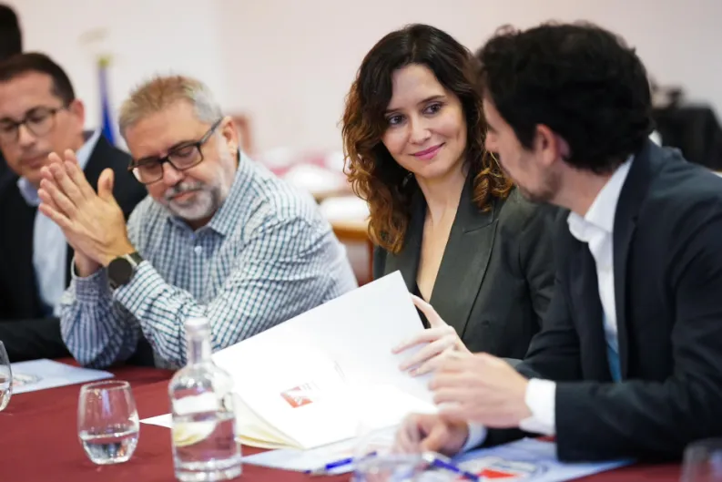 Ayuso exige a Sánchez un plan urgente ante el "hundimiento demográfico" que sufre España