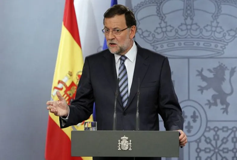 El PP contra todos. Rajoy: España necesita "mantener el timón firme" y no "ocurrencias"