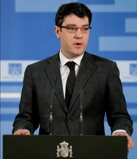 Álvaro Nadal, sobre los datos del paro de abril: "Decir que todo el empleo a tiempo parcial es precario no es adecuado"