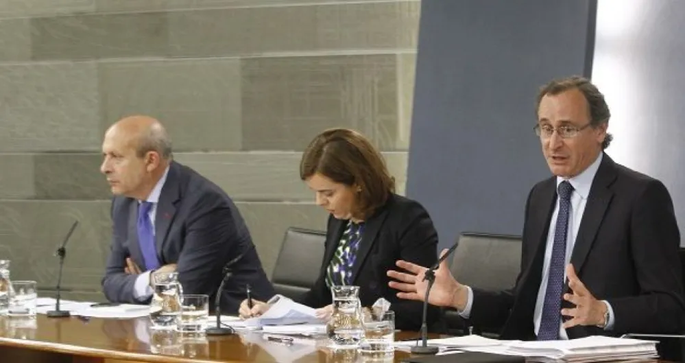 Consejo de Ministros. El Gobierno mucho más 'generoso' con el automóvil que con las familias, a pesar del invierno demográfico
