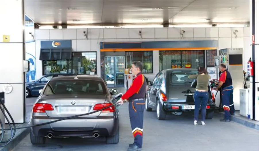 Comienza la remontada: el precio de la gasolina ha subido un 14% y el del diésel un 9% desde principios de año