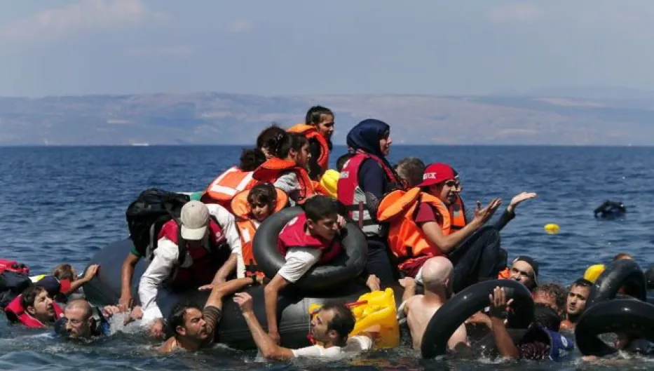 Refugiados. "Hemos sacado del agua gente mayor, con sillas de ruedas y en muletas", dice un socorrista argentino