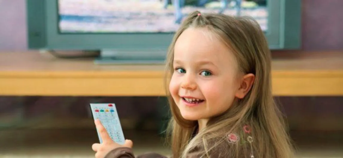 Las televisiones deben respetar los horarios infantiles