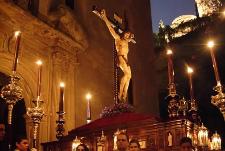 El anticlericalismo comunista no cambia: los sutiles ataques 'podemitas' a la Semana Santa