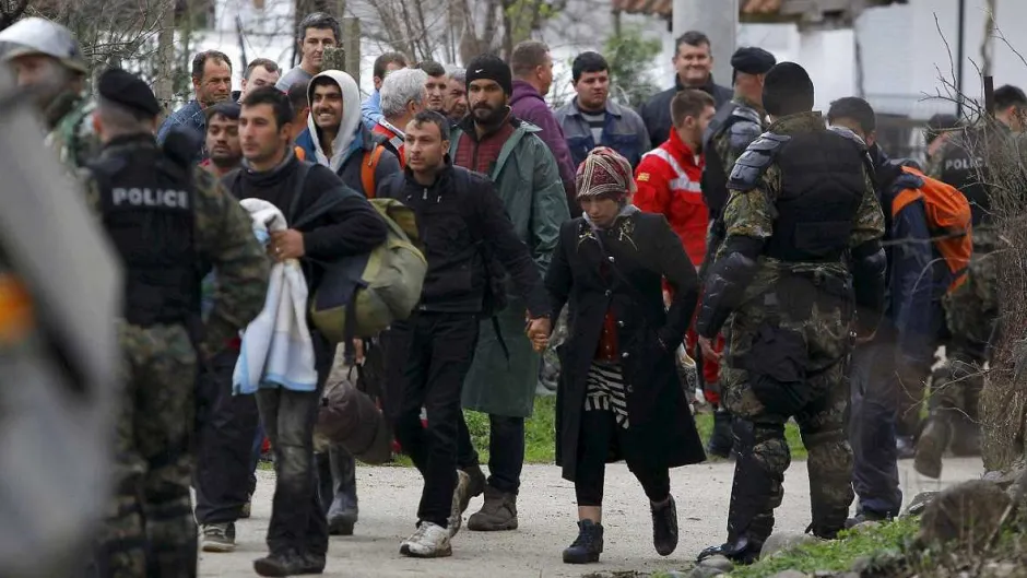 La tragedia de los refugiados: Macedonia devuelve un millar a Grecia