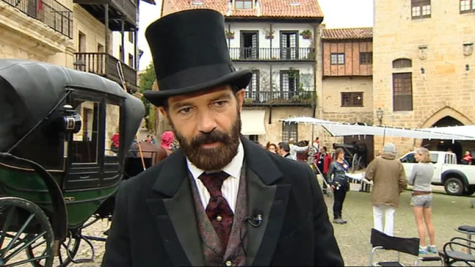 La película del cofrade Antonio Banderas sobre Altamira presenta a los católicos como fanáticos contra la ciencia
