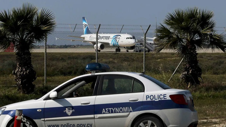 Egipto y Chipre. Un hombre da un susto 'terrorista': secuestra un avión por razones amorosas