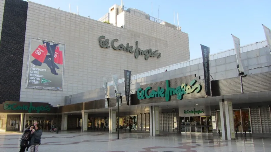 El Corte Inglés. Marta y Cristina Álvarez tendrán que sentarse en el banquillo por el caso IASA