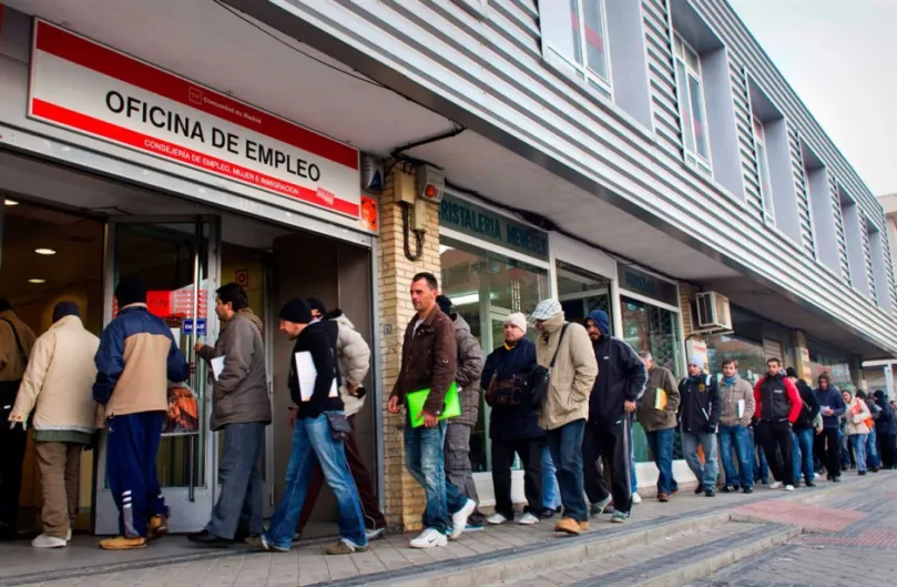 EPA, cuarto trimestre de 2018. Buen dato: en los 12 últimos meses, el paro ha disminuido en 462.400 personas (–12,28%)