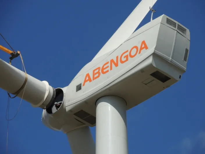 Abengoa flaquea en la médula, la ingeniería, y aumenta las pérdidas a 1.498 millones tras ponerse al día