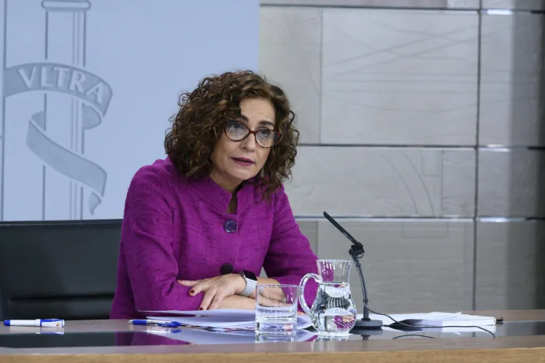 Hacia un ministerio de Hacienda 'verde'. María Jesús Montero ultima más impuestos ecológicos: las tasas Google y Tobin no son suficientes