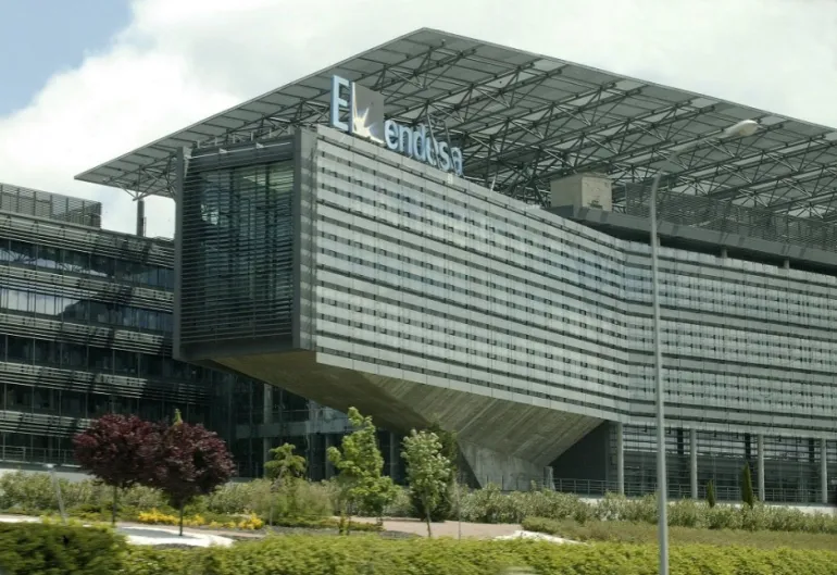 Endesa. El apalancamiento sigue creciendo: los objetivos son ganar mucho y arriesgar poco, pero esa deuda...