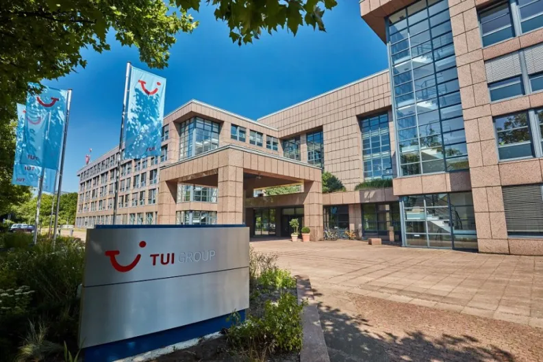 Desastre en el turismo: el turoperador TUI pierde 1.100 millones entre abril y junio, y despedirá a 8.000 empleados