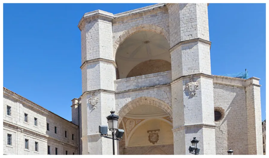Persecución contra la Eucaristía: sancionada una iglesia de Valladolid por la asistencia de 50 personas a misa cuando el límite es de 25