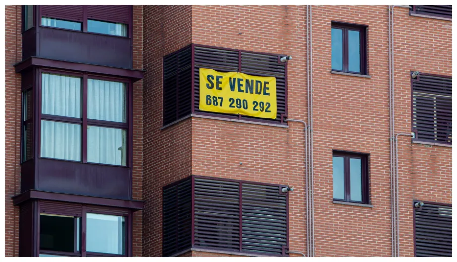 La compraventa de viviendas cae un 4,3% en febrero y lleva dos meses a la baja