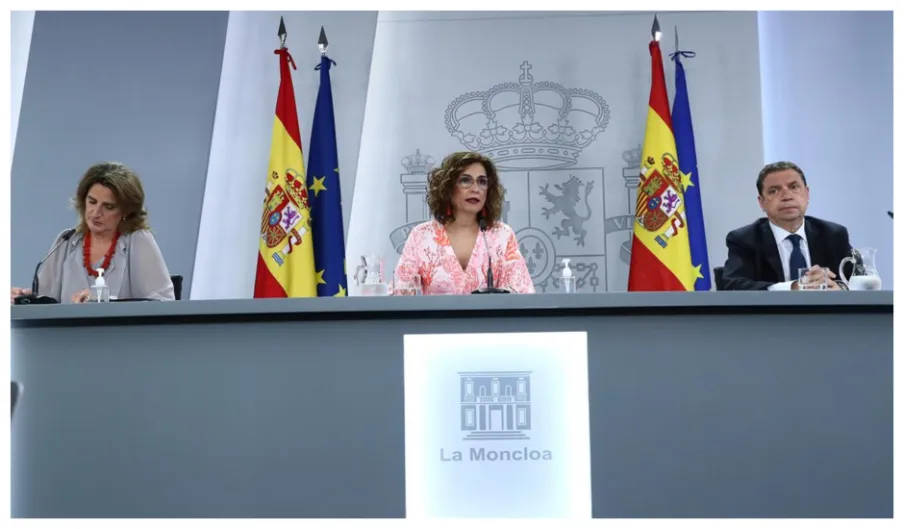 Consejo de Ministros. Portavoz: “No es una crisis migratoria sino un ataque a nuestras fronteras”. Menos mal