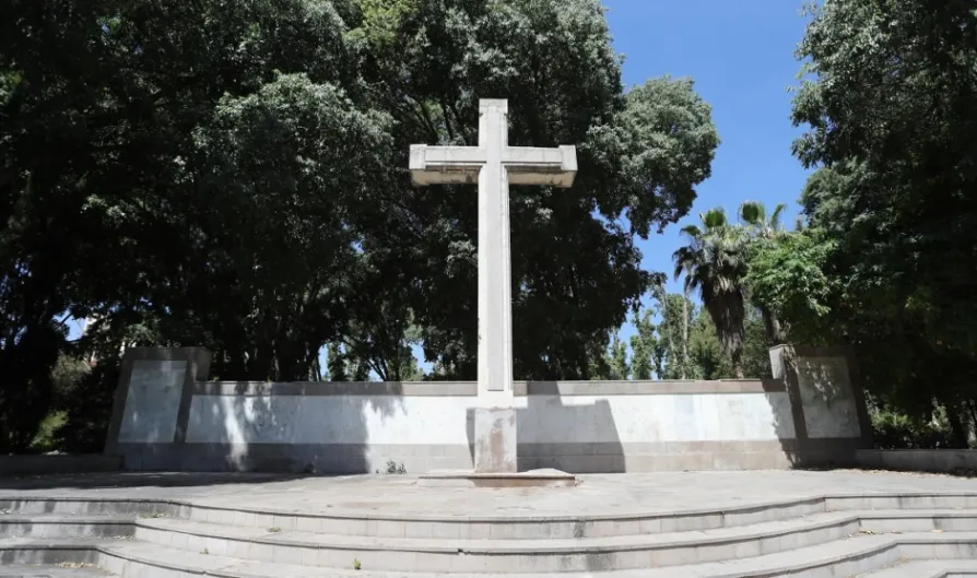 Más 'cruzfobia'. La persecución a símbolos cristianos en España, avanza
