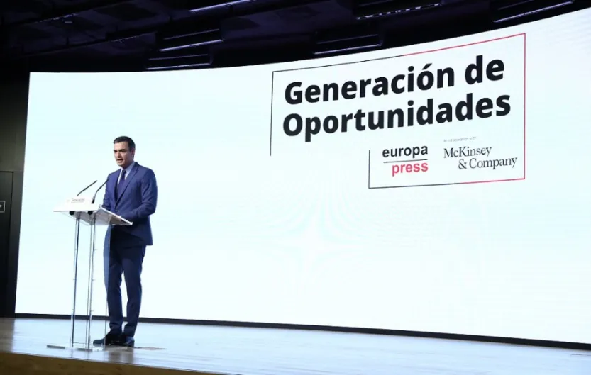 Sánchez anuncia sus ‘grandes’ medidas para abaratar energías, pero se niega a bajar los impuestos de los carburantes. ¡Le gusta recaudar!