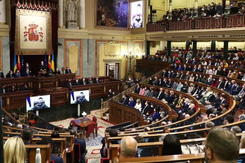 ¿Dónde le hicieron a Zelenski su discurso ante diputados y senadores? ¿En Moncloa?