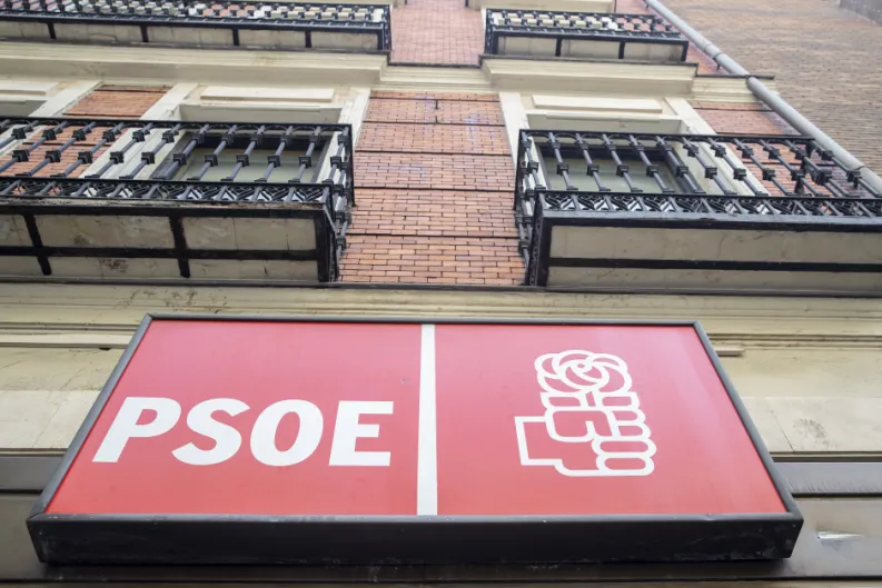 Otro partido: 40 años de socialismo: degenerando, degenerando