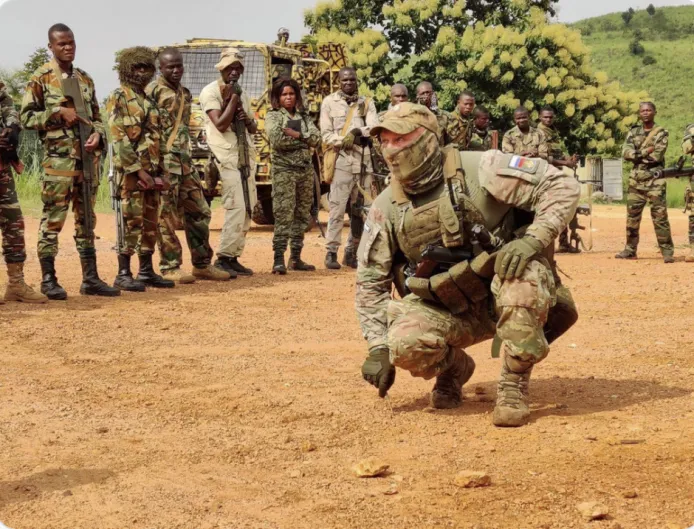 Níger. Soldados rusos entran en una base aérea que alberga militares de EEUU. Washington le quita hierro al asunto pero el Sahel es un polvorín