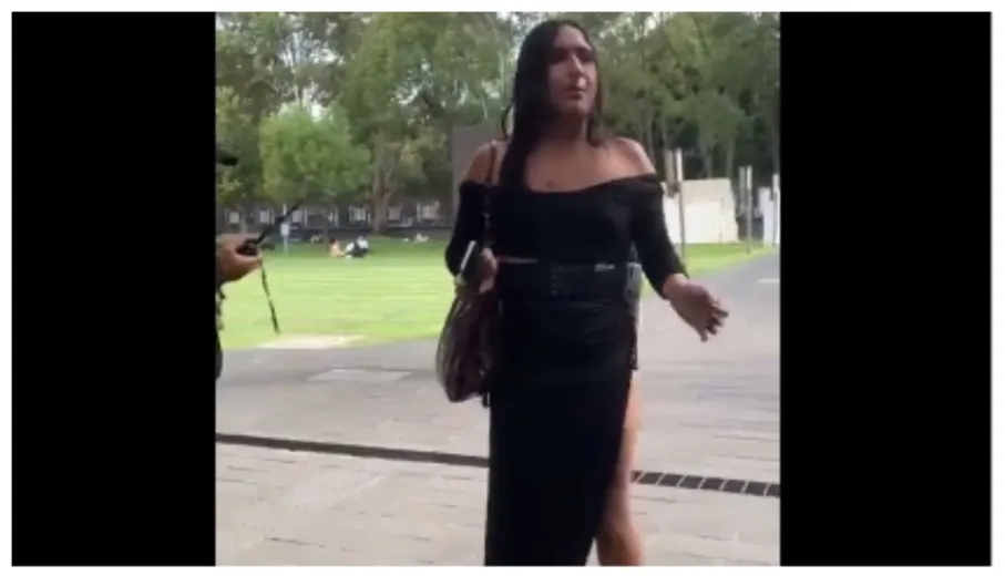 México. Laura, una mujer trans, es expulsada por la policía de un baño de mujeres -biológicas- y, claro, "esto es un acto de discriminación"