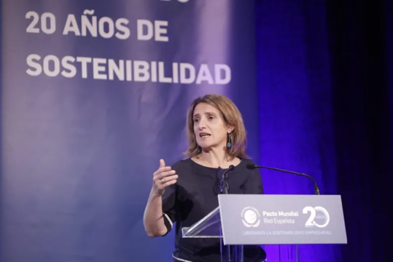 Ante el 9-J, Ribera ya quiere mejorar la inversión en redes: lanza consulta pública para cambiar los límites a la inversión