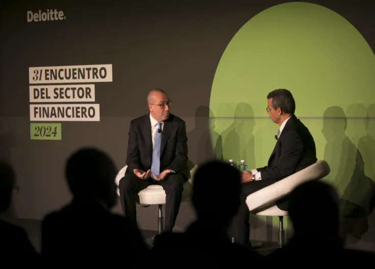 BBVA. Onur Genç le quita importancia al posible fracaso de la OPA sobre el Sabadell, tras la decisión de la CNMC