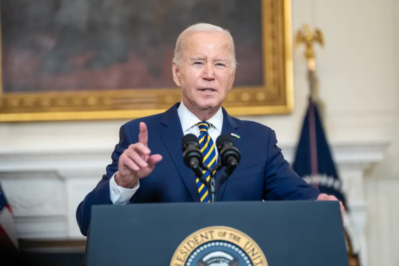 Biden permite a Ucrania usar sus armas en suelo ruso. Moscú amenaza: “Estas acciones podrían constituir un casus belli”