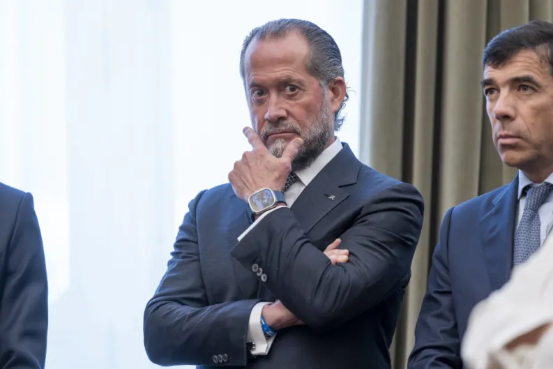 Abanca, el gran pelotazo de Escotet: pagó 400 millones por un banco saneado con dinero público que gana más de 1.200 millones al año