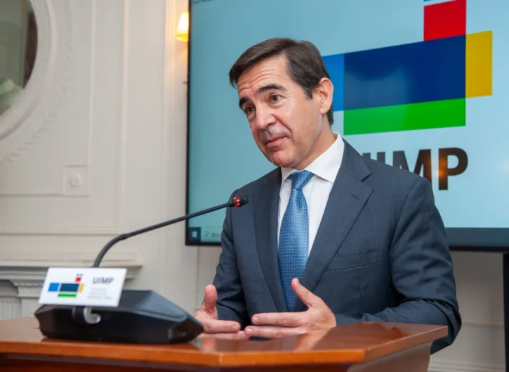 BBVA. Carlos Torres mantiene la OPA tras el cierre de filas de los accionistas del Sabadell, y sentencia su futuro