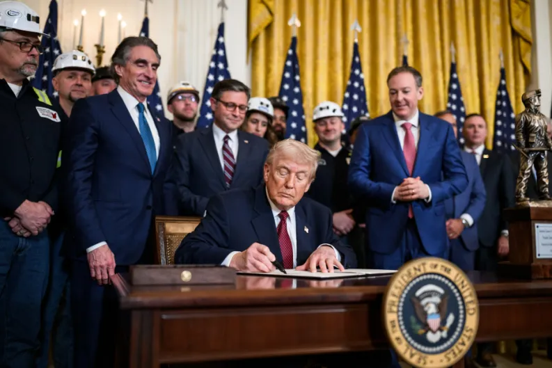 Trump marca paso firme por la independencia energética de Estados Unidos