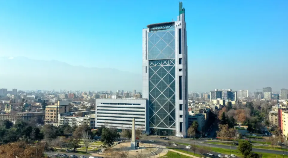 Telefónica vende Chile por 1.215 millones de dólares; en 2008 pagó 1.000 millones sólo por el 55% de la compañía