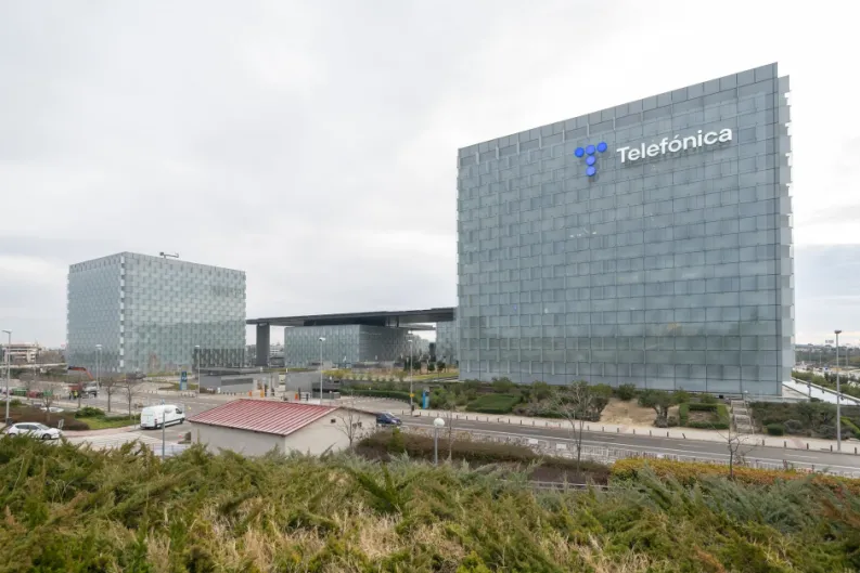 Telefónica cumple con el mercado y el mercado se lo agradece