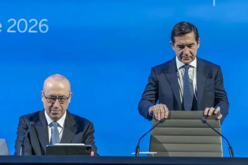 BBVA. Carlos Torres continúa  'secuestrado' por el Gobierno: en Telefónica, hará lo que diga Moncloa