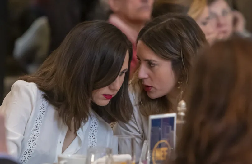 Seguimos creciendo... Ione e Irene exigen un "cupo laboral trans" para las oposiciones a la Administración Pública