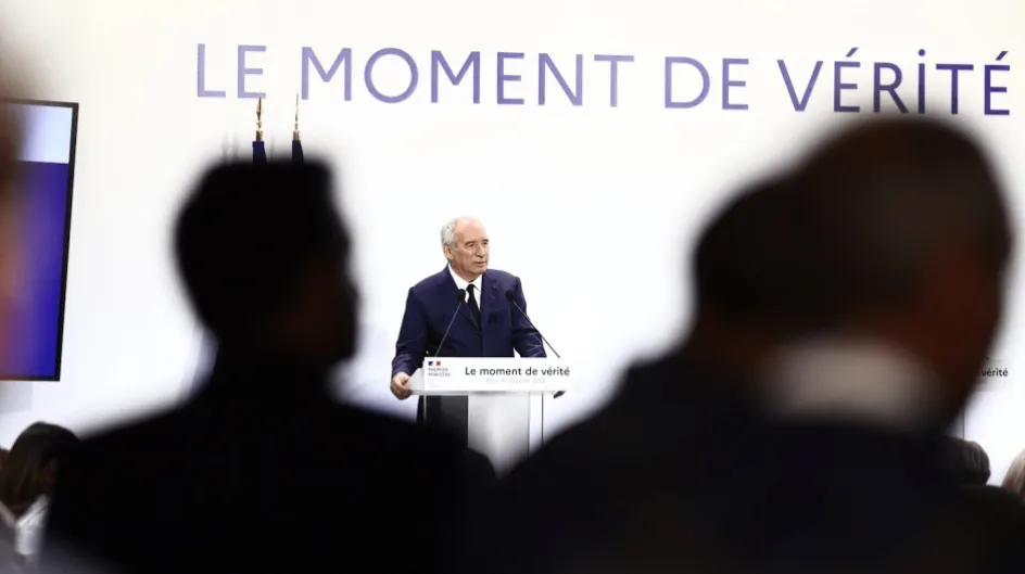 Francia dinamita Europa. Eric Lombard, su ministro de Economía, admite la posibilidad de una posible... ¡intervención del FMI!