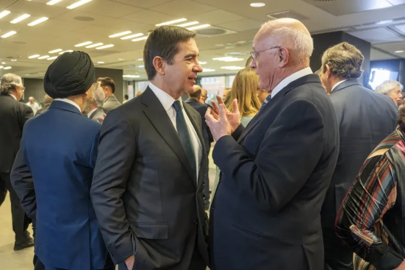 Habla el mercado: Carlos Torres debería retirar su Opa sobre el Sabadell