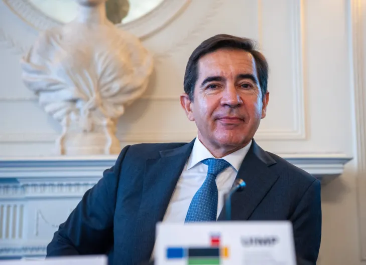 Carlos, no te entiendo: el BBVA no mueve ni una coma en la opa sobre el Sabadell